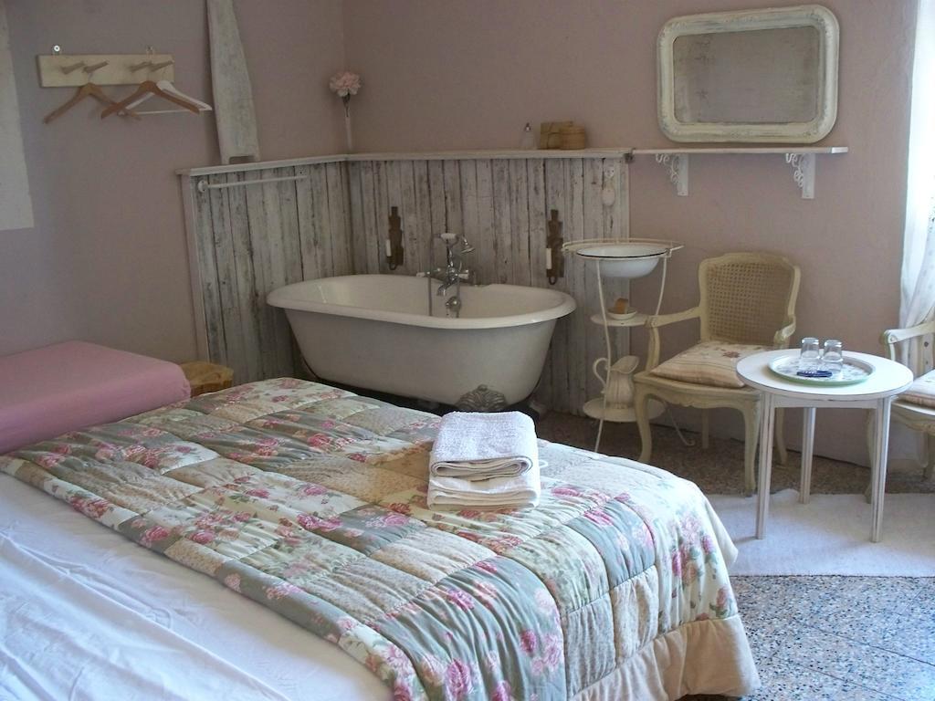 Borgomaro Casa Rosalie Bed & Breakfast 部屋 写真